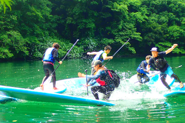 奥多摩レイクSUP◇東京の秘境で、森と湖に癒されるSUP体験♪駅から約1