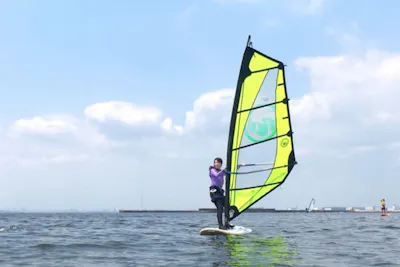 unifiber. ウィンドサーフィン
　フォイル バック 2025 Kids Windsurfing / SUP – Lanai's Beach Club – News
