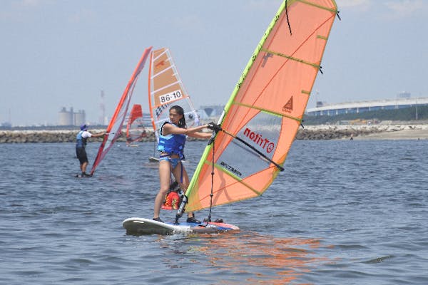 千葉市・ウィンドサーフィン】海風をつかむ「楽しさ」を実感！体験