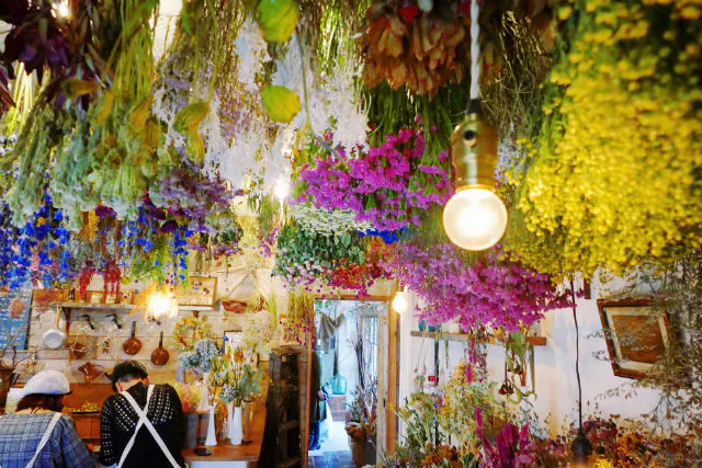 名古屋 千種区 アロマ体験 フタを開ければアロマの香り アロマ電球制作 アソビュー