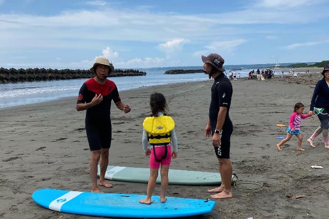 【静岡・サーフィン体験】初心者もしっかり指導！インカム付きで安心のサーフィン体験