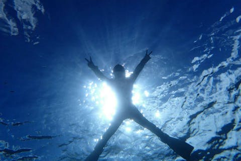 【沖縄・恩納村・パラセーリング】パラセーリング＆青の洞窟or熱帯魚シュノーケル