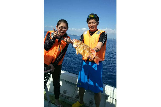 【沖縄・恩納村・釣り体験】船釣り体験＆熱帯魚シュノーケル