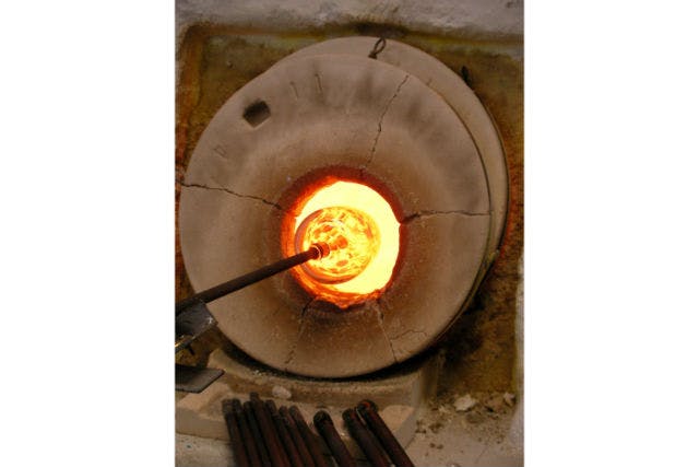 ガラス細工 東京・浅草・墨田・ガラス細工】モザイクガラスでお皿作り（1.5時間