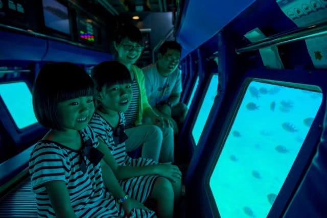 【沖縄・那覇発・バスツアー】昼食つき！万座海中展望船＆美ら海水族館など　Bコース