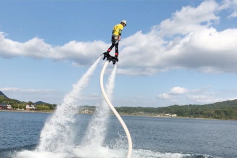 【鹿児島・指宿市・フライボード】鳥になった気分を味わえる！フライボード体験★体験中の写真・動画プレゼント！★