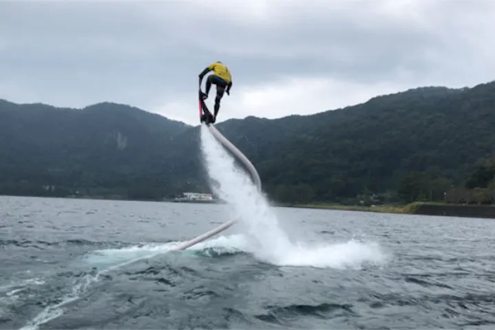 鹿児島 指宿市 ホバーボード 横乗りジェットに乗ろう ホバーボード体験 体験中の写真 動画プレゼント アソビュー