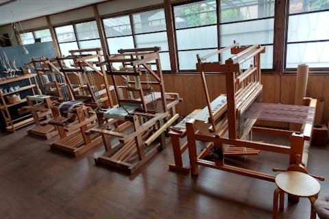 【群馬・機織り体験】複雑な模様が織れる！手織りでストールを作ろう