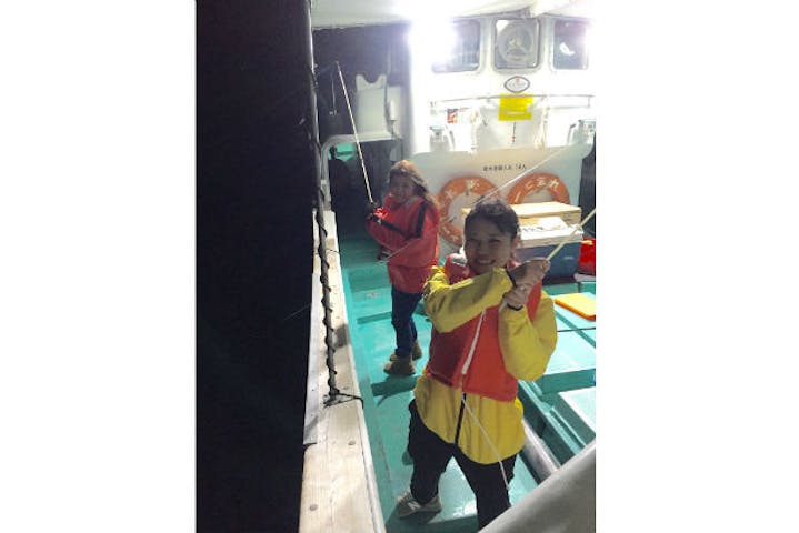 鹿児島 指宿市 海釣り 新鮮なイカをゲットしよう イカ釣り体験 道具レンタル代込 アソビュー