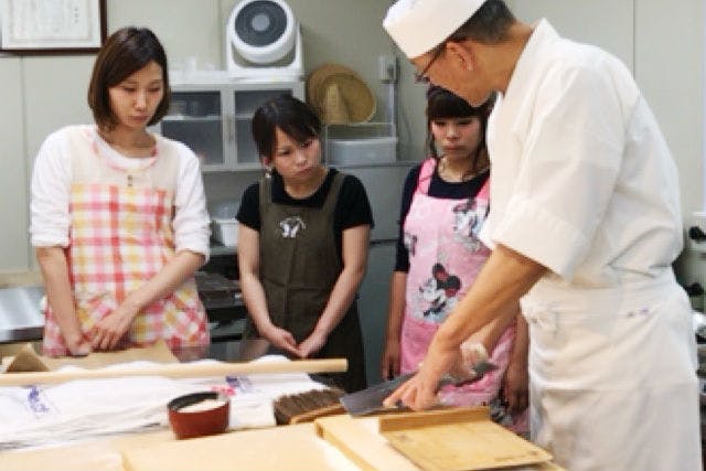 京都市 そば打ち体験 現代の名工 が教えます そば打ち体験 少人数向け アソビュー