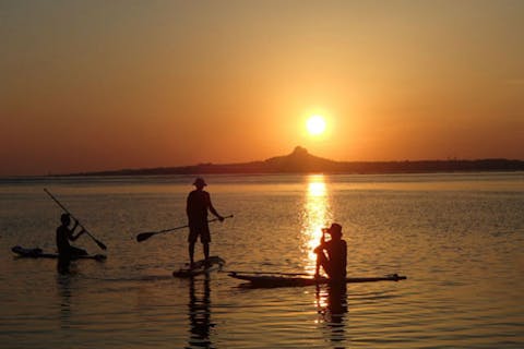 【沖縄・本部町・SUP】プライベート感あふれる海で、SUPサンセットツーリング！