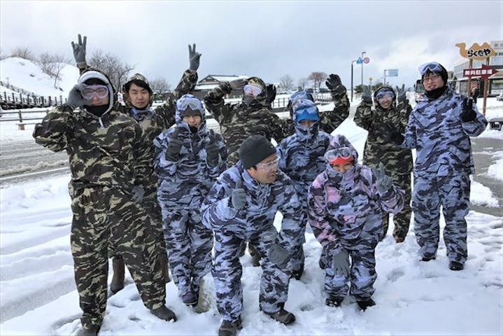 鳥取砂丘 雪と砂の嵐を歩く 冬限定の砂丘ツアー アソビュー