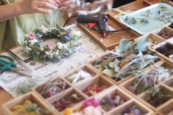 クラシック調 ・天使のキャンドルホルダーフラワーアレンジメント2点おまとめ Amazon.co.jp: gannbarou 天使 モチーフ キャンドルスタンド