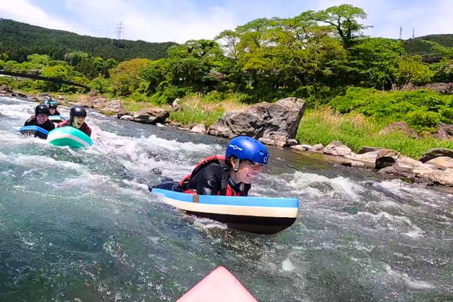 【東京・御岳・奥多摩・リバーボード】リバーボード・ハイドロスピードで川を一日遊びつくそう！盛りだくさんな一日コース