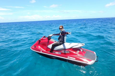 【沖縄・宜野湾市・水上バイク】たっぷり40分ツーリングできる！水上スキープラン