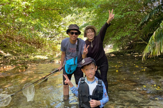 【沖縄・自然体験】やんばるの清流で遊ぼう！川遊び＆川エビ採り体験