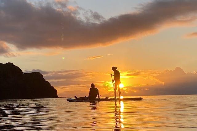 【沖縄・座間味・SUP】夕焼けに染まる海を見よう。サンセットツアー（写真撮影付き）