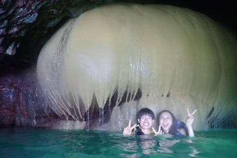 【沖縄・宮古島・エコツアー】自然が作り出した芸術！神秘の鍾乳洞ヒーリングツアー（写真撮影付き）