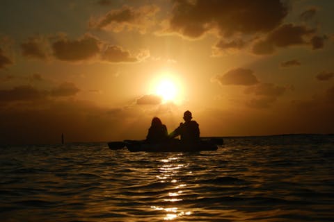 沖縄/恩納村・嘉手納　青の洞窟シュノーケル＆サンセットカヤックツアーの人気プラン♪《6歳～参加OK・初めての方大歓迎♪》