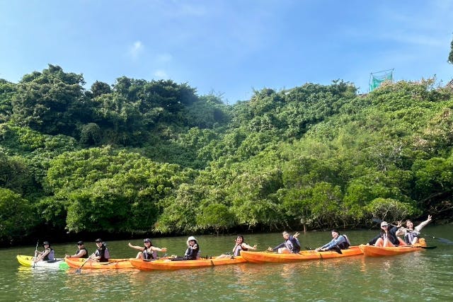 【沖縄・嘉手納・カヤック】4名以上でお得！ワクワク探検気分で進む比謝川マングローブカヤックツアー★《当日予約OK・2歳～参加可》