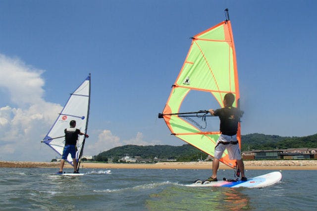 山口・ウインドサーフィン体験】風に乗り自然と一体になりましょう