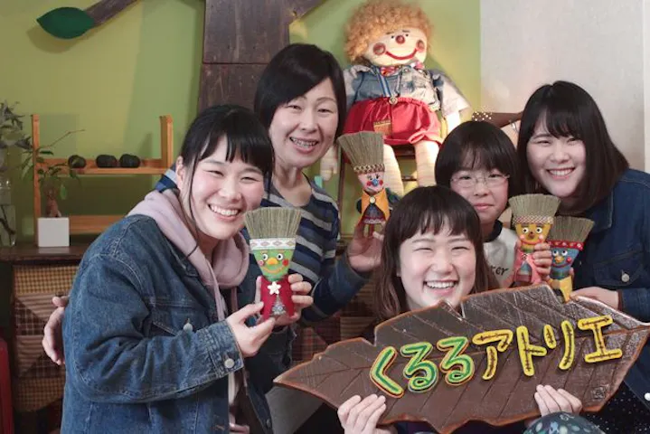 愛媛 松山市 手作り雑貨 ニッコリ笑顔に癒やされる 卓上ほうき作り アソビュー