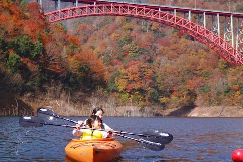 【広島・カヤック】のんびり楽しむプレミアムな体験！龍姫湖クルージング