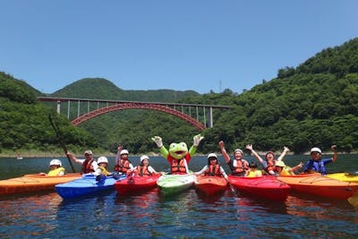 広島 カヤック のんびり楽しむプレミアムな体験 龍姫湖クルージング アソビュー