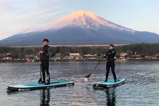 【山梨・山中湖・SUP】青富士から紅富士へ！朝焼けサンライズクルージング