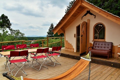 【静岡・富士宮市・キャンプ】富士山が見える牧場で、グランピングペーターズロッジ（1日1組限定）※昼食付・別途入場料必要