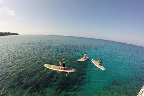 【本部・水納島・美ら海水族館近く】 スタンドアップパドル（SUP）＆ボートシュノーケリング  洋上半日コース