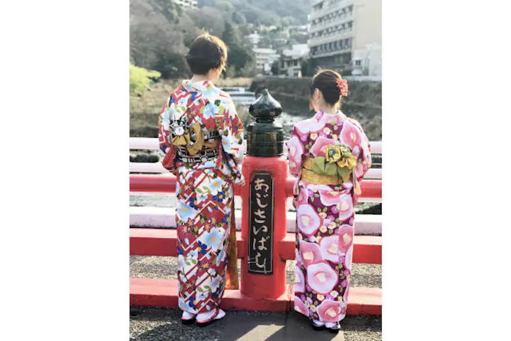 箱根 着物 浴衣レンタル ファミリープラン 箱根湯本駅から徒歩1分 手ぶらで和装を楽しもう アソビュー