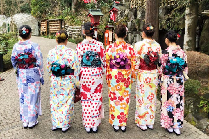 箱根 着物 浴衣レンタル ファミリープラン 箱根湯本駅から徒歩1分 手ぶらで和装を楽しもう アソビュー