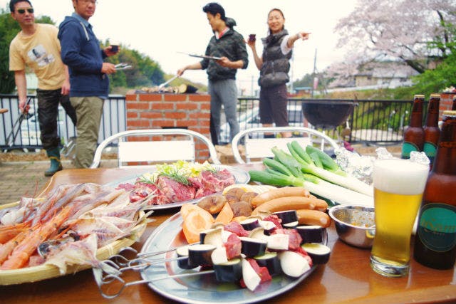 【静岡・伊東市・BBQ】地元の食材をたっぷりご用意！広大な農園でBBQ