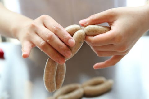 鳥取 料理体験 市販では味わえないおいしさ 無添加で作るソーセージ作り体験 アソビュー