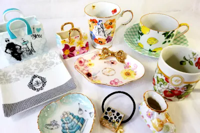 【譲り先決まりました】ポーセラーツ　コーヒーカップ　シェル　小物入れ　デュフューザー 静岡・ポーセラーツ】形も自由に選べる！ステキに作れるポーセラーツ