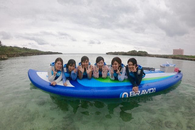 沖縄・宮古島・SUP】1ドリンク付き☆1艇 / 最大7人乗りのBIG SUP