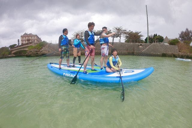 沖縄・宮古島・SUP】1ドリンク付き☆1艇 / 最大7人乗りのBIG SUP