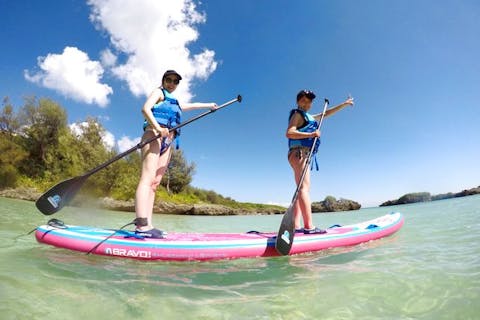 【沖縄・宮古島・SUP】1ドリンク付き★うまく漕げるかな！？友達・カップル・家族楽しめる2人乗りLOVE SUP (60分)