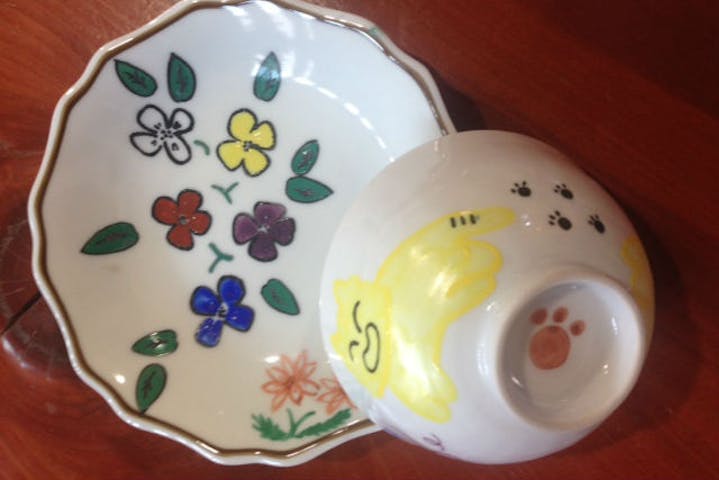 石川 粟津温泉 陶芸体験 九谷焼の6色絵具で楽しもう 気軽な絵付け体験 アソビュー