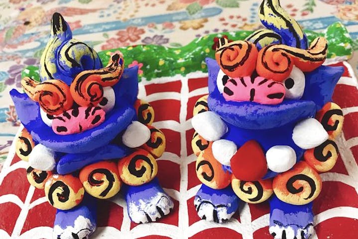 沖縄 名護 シーサー作り 50種類を超える シーサー絵付け体験 可愛い台座と小物を付けるとまとめて10 割引中 アソビュー 沖縄 名護 シーサー作り 50種類を超える シーサー絵付け体験 可愛い台座と小物を付けるとまとめて10 割引中 アソビュー