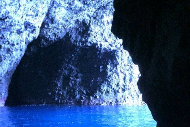 青の洞窟 小樽グラスボート