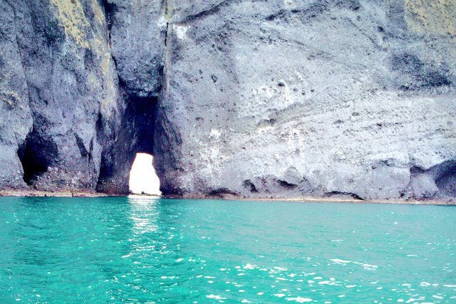 青の洞窟 小樽グラスボート