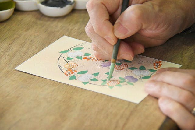 【京都・伝統工芸体験】＼中級コース／繊細な美しさ。キモノデザインを自分で描いてみよう！（友禅画ポストカード）