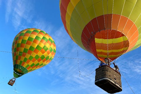 【北海道・ニセコ・熱気球】空からニセコ連峰を眺めよう！ニセコバルーン（高さ約30m）