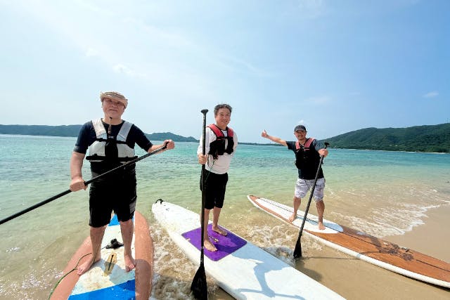 【奄美大島・SUP】珊瑚きらめくウミガメの海へ！初心者スタンドアップパドル体験