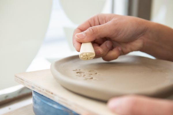 広島・尾道・手びねり体験】600gの粘土を使って陶芸体験で思い出を作
