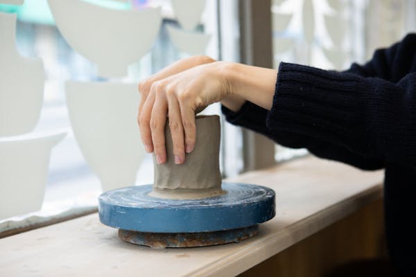 カナダ　オンタリオ州アルモンテ地方の 粘土陶芸葉っぱのお皿(オブジェ オルテガファミリーの生命の樹 ハリスコ州・サンタクルス陶芸Ortega