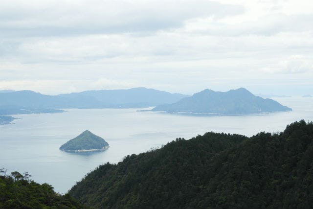 広島 宮島 ガイドツアー ひと味違う宮島観光 弥山登山ガイド付きツアー アソビュー