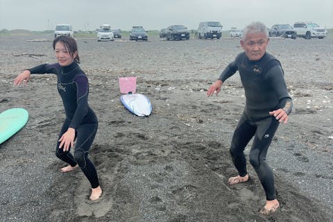 【札幌・サーフィンスクール】サーフィンはいくつになっても楽しめる！40代、50代、60代からのサーファーデビュー急増中！！